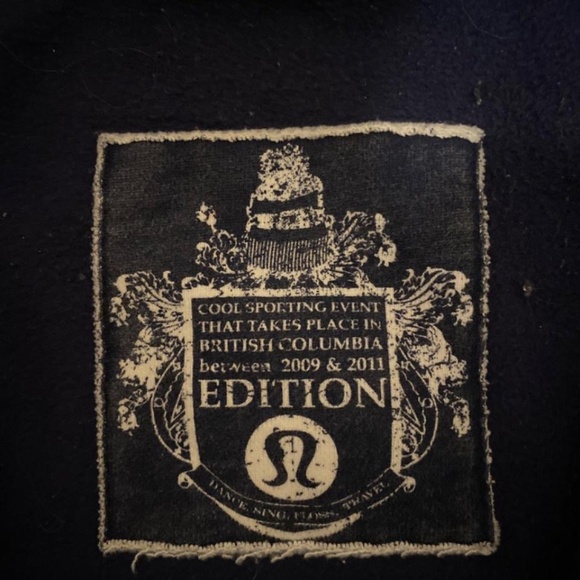 Limited edition 2010 winter olympic lululemon Scuba Hoodie - Picture 2 of 5